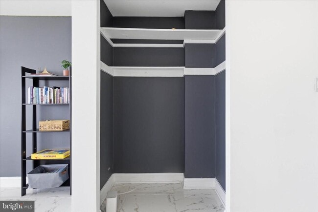 Building Photo - 301 N Beauregard St