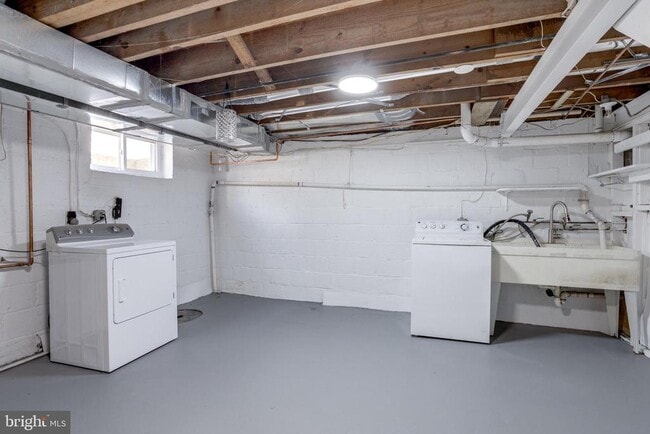 Building Photo - 3404 8th St S