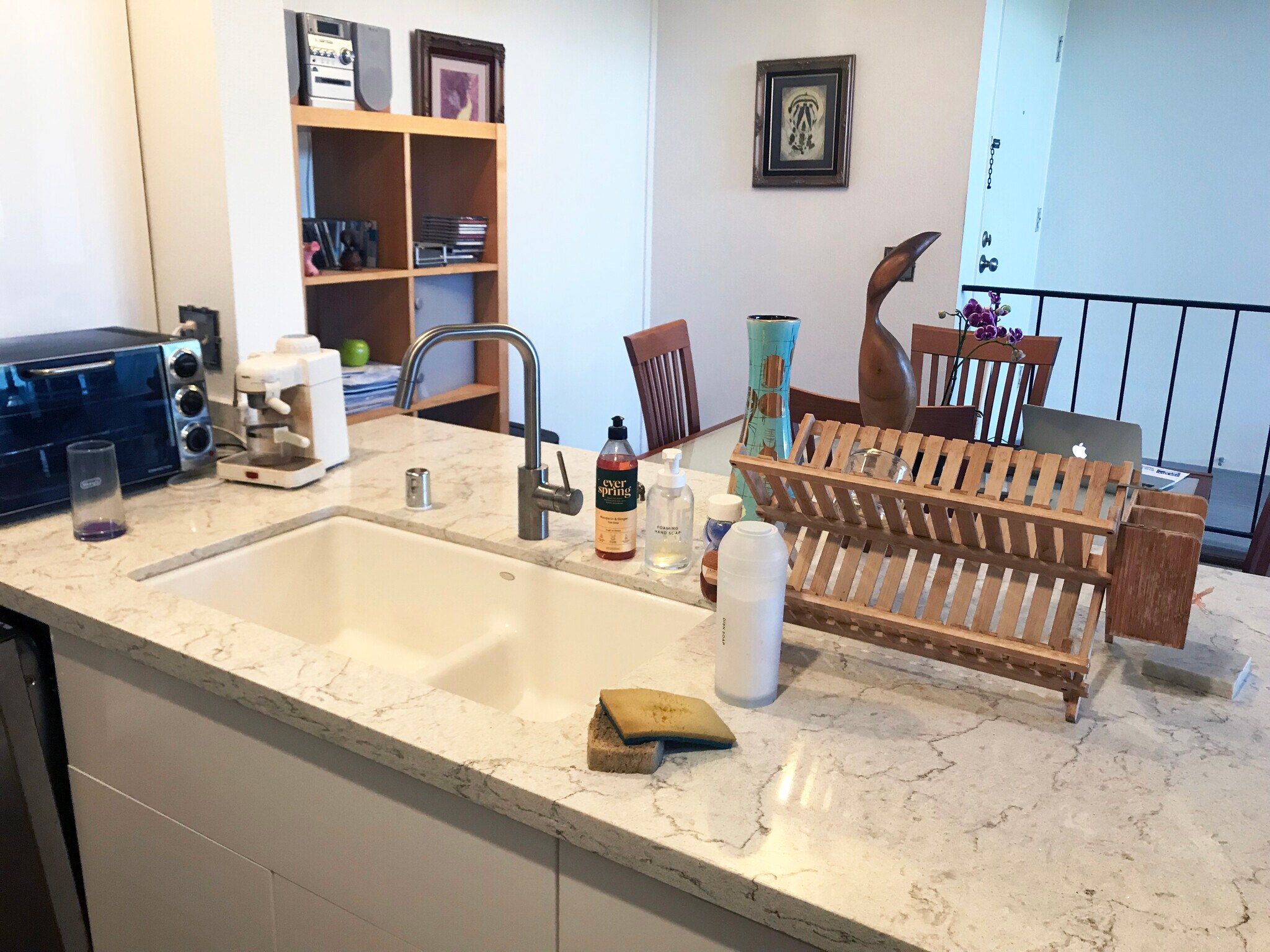 Building Photo - 4900 Overland Ave