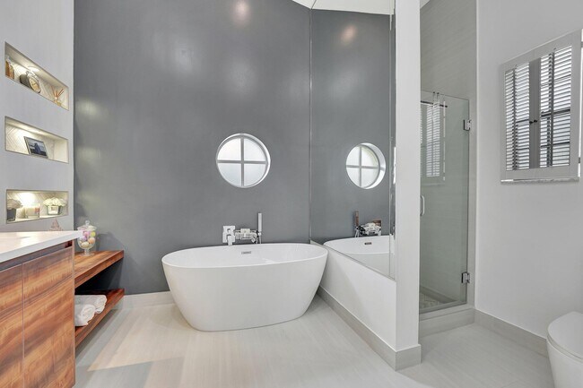 Building Photo - 23443 Mirabella Cir