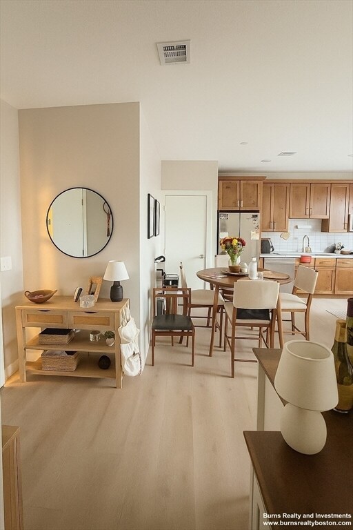 Building Photo - 400 W Broadway