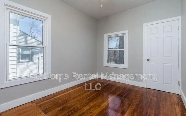 Building Photo - 2019 Kansas Ave