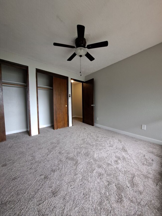 Building Photo - Bremerton Area Duplex