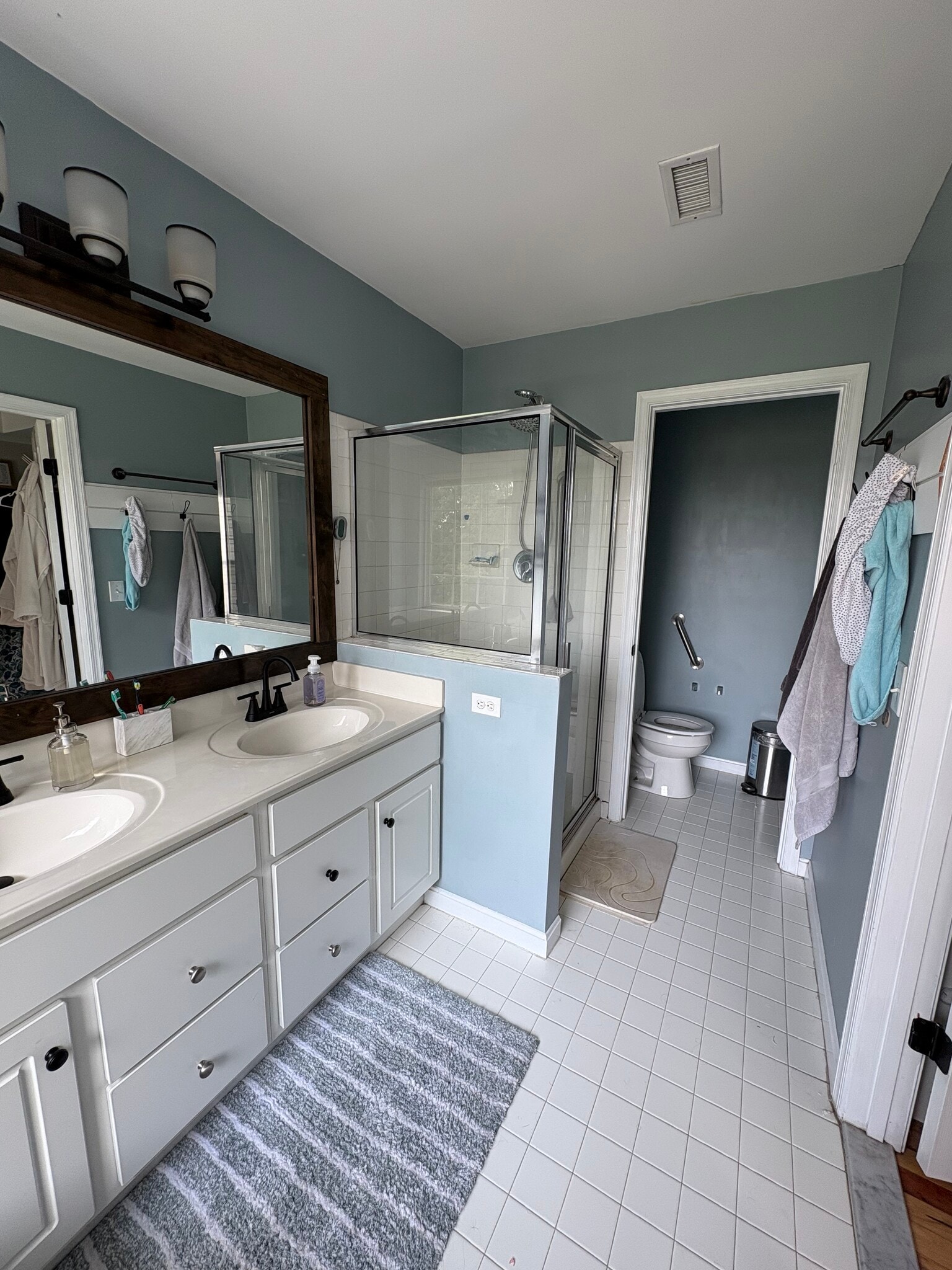 Master Bathroom - 13 Glennwood Dr