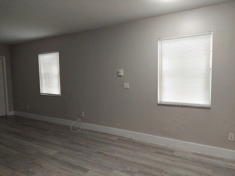 Building Photo - 5619 Lime Rd