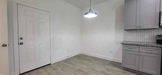 Building Photo - 8308 Prairie View Dr