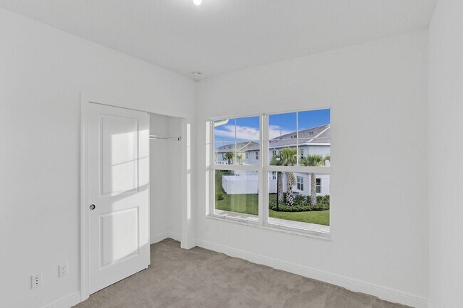 Building Photo - 585 Sanderling Cir