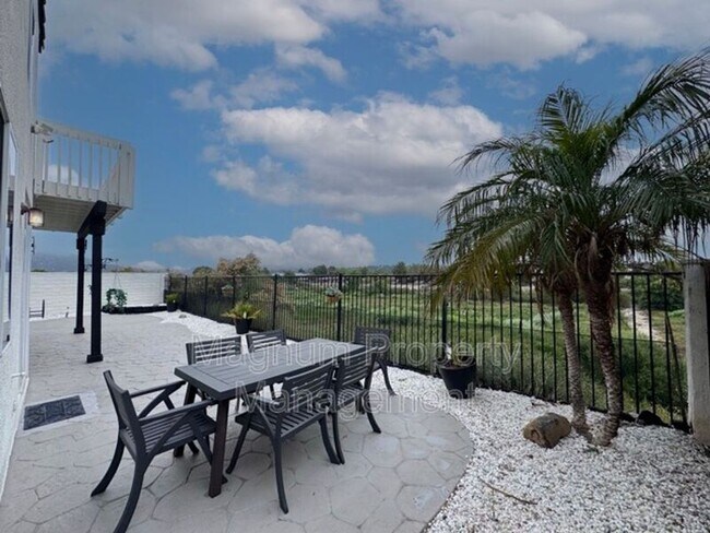Building Photo - 32358 Gardenvail Dr