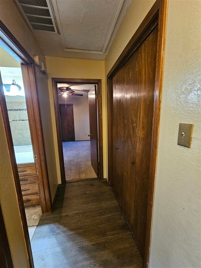 Building Photo - 909 NE Tortoise Dr