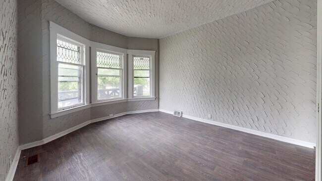 Building Photo - 3889 W.33rd