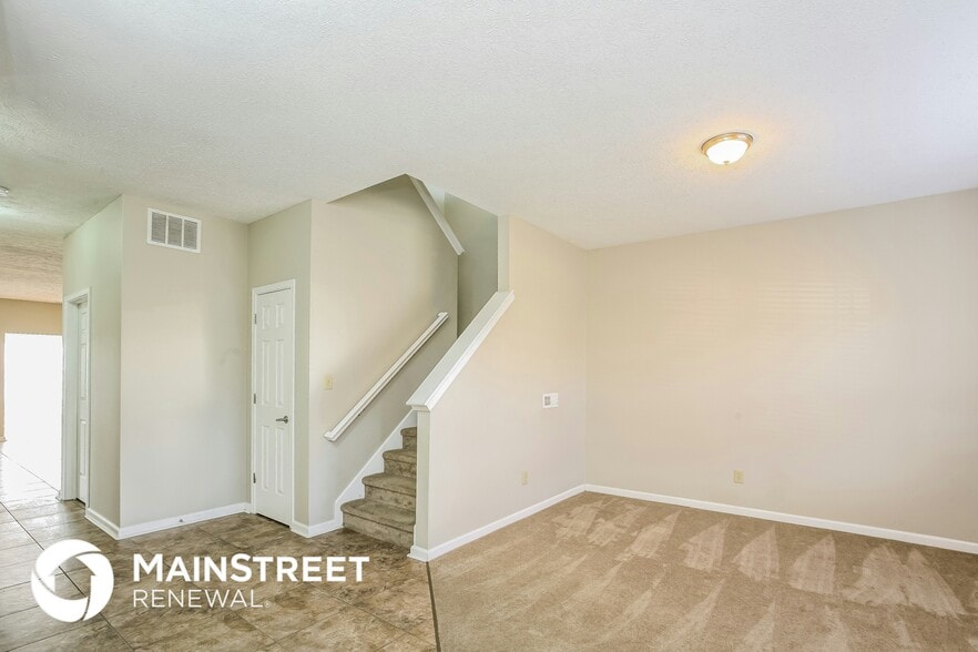 Building Photo - 11705 Rossmore Dr