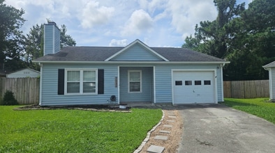 Building Photo - 4 Bedroom Home in Jacksonville