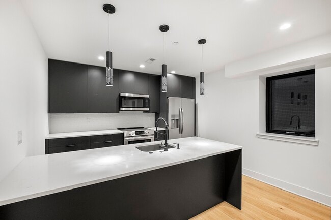 Building Photo - 1328 S 9th St