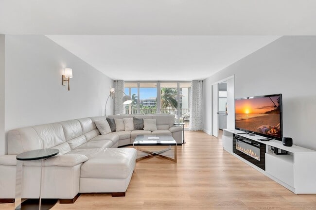 Building Photo - 1 Harbourside Dr