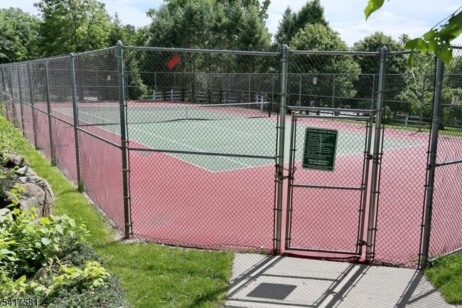 Building Photo - 2051 Charles Ct