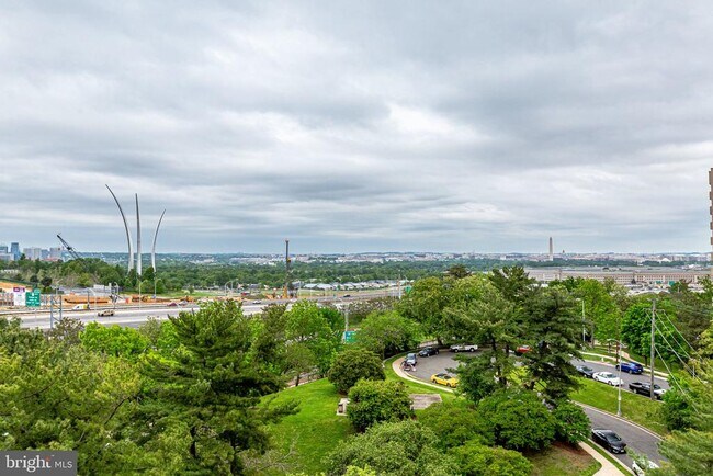 Building Photo - 1300 Army Navy Dr