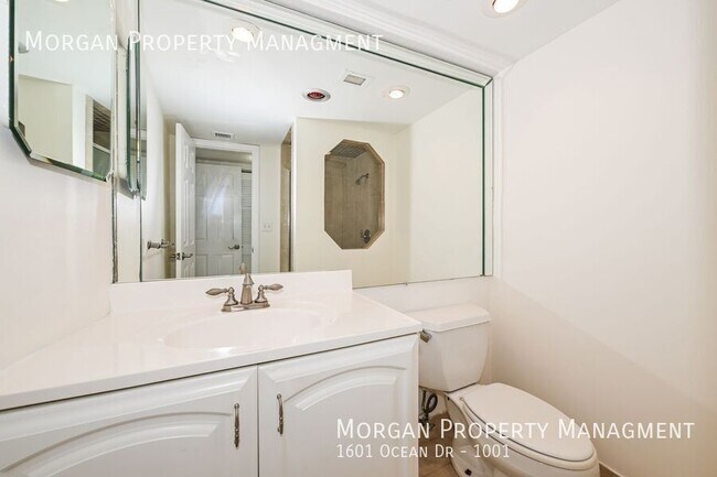 Building Photo - 1601 Ocean Dr S