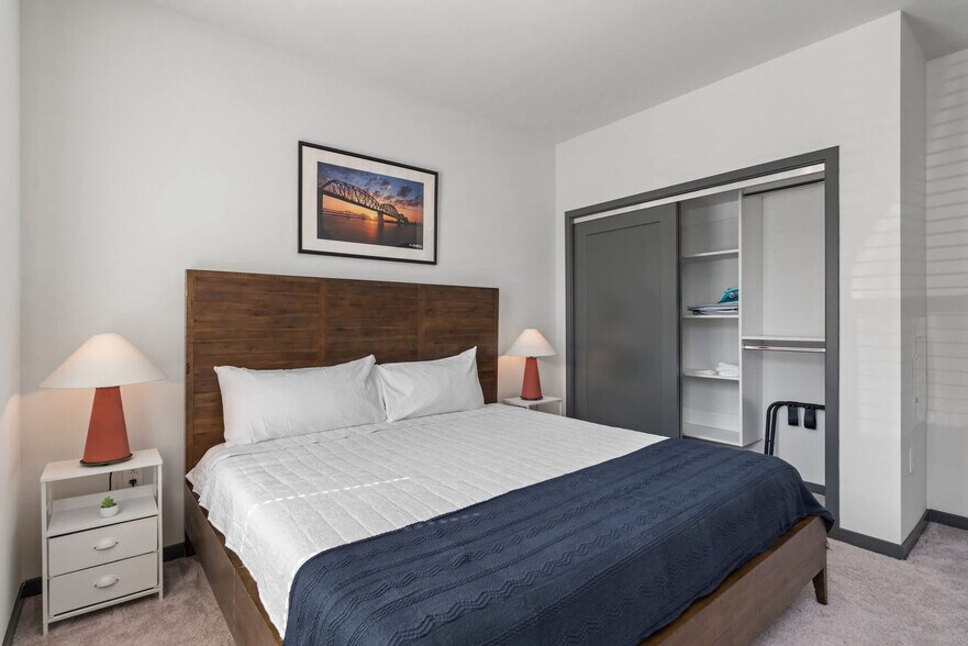 Building Photo - 6160 N Rural St