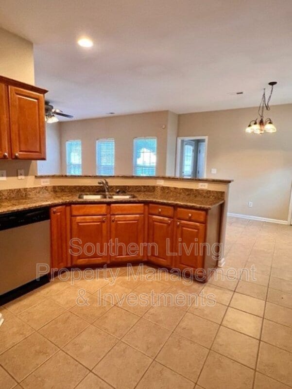Building Photo - 11840 Royal Castle Ct