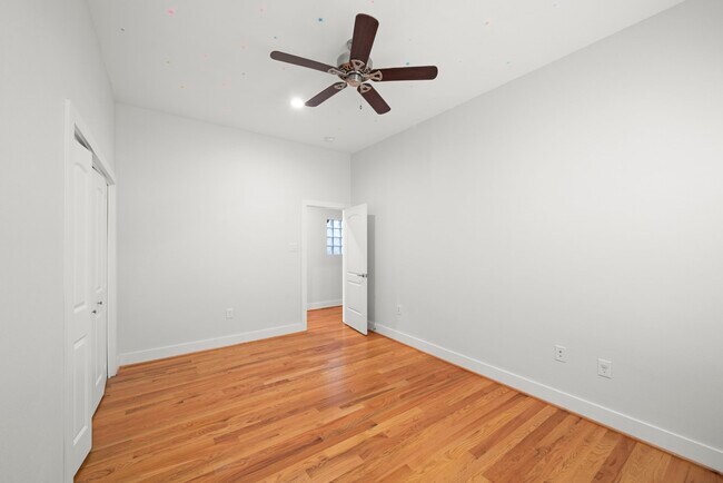 Building Photo - 206 Burr St