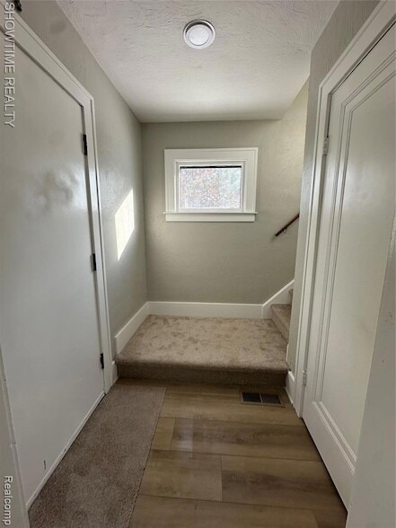 Building Photo - 28455 Melvin St