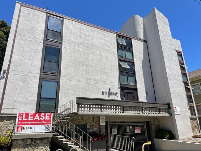 Building Photo - 2315 Parker St