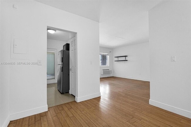 Building Photo - 320 85th St