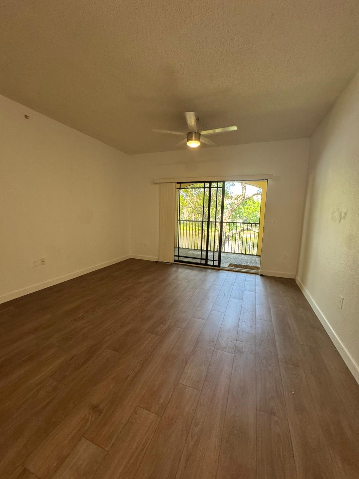 living room - 2726 Anzio Ct