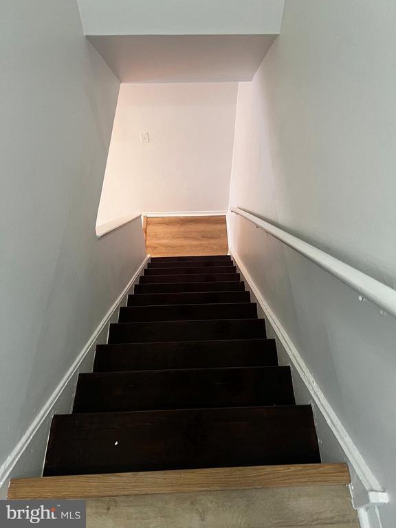 Building Photo - 3850 Woodhaven Rd