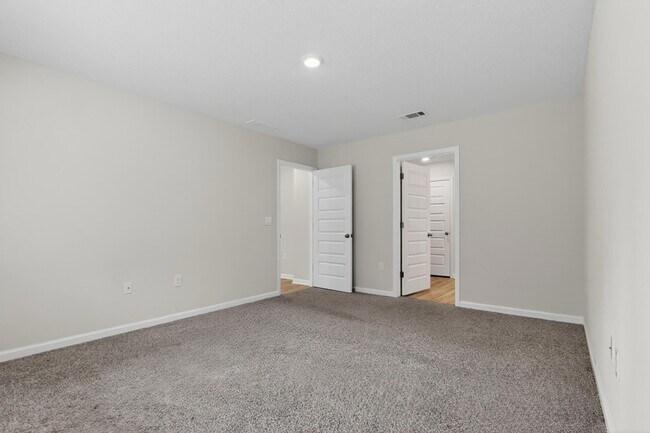 Building Photo - 6817 Interlachen Ln