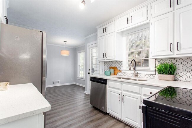 Building Photo - 5735 Manassas Run