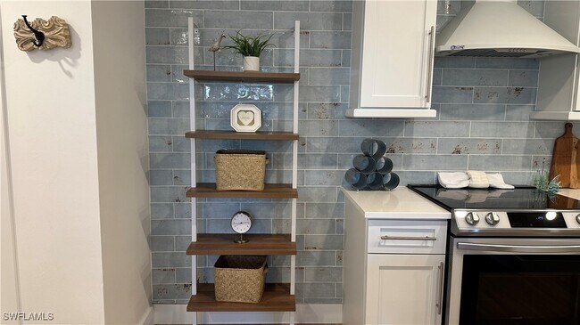 Building Photo - 780 10th Ave S