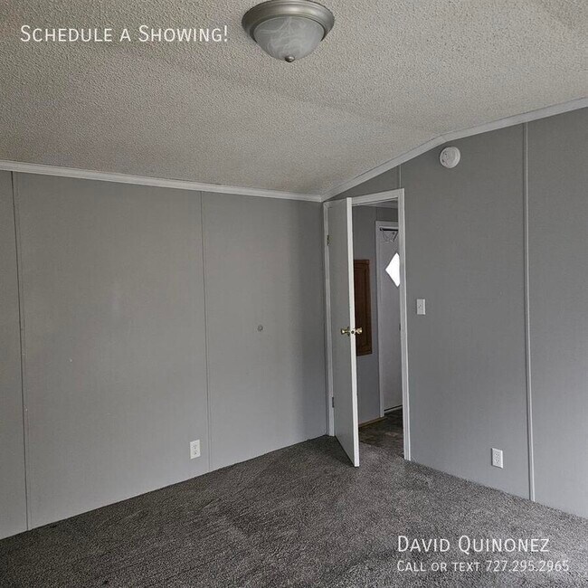 Building Photo - 2737 W Washington Center Rd