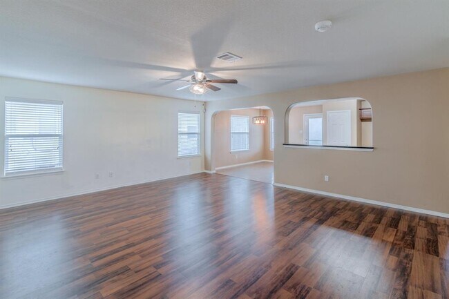 Building Photo - 328 Baldwin St