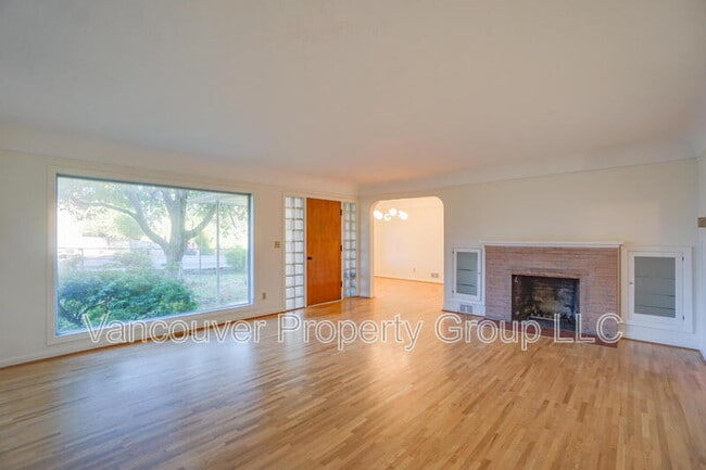 Building Photo - 8709 NE 63rd St