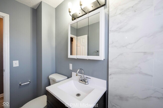 Building Photo - 6054 E 16th St