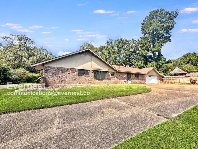 Building Photo - 37 Crossgates Dr