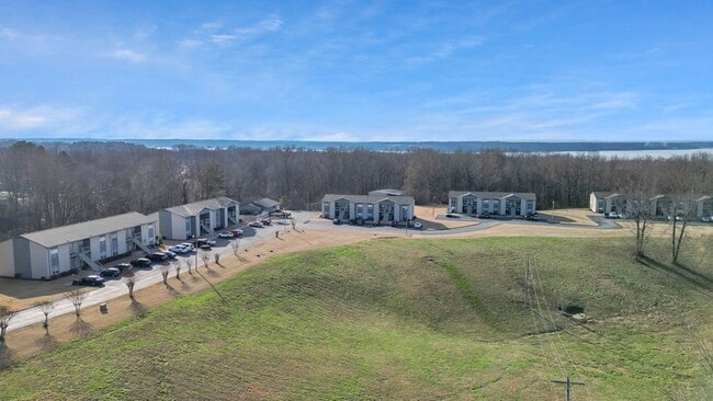 Building Photo - 615 Lock Six Rd