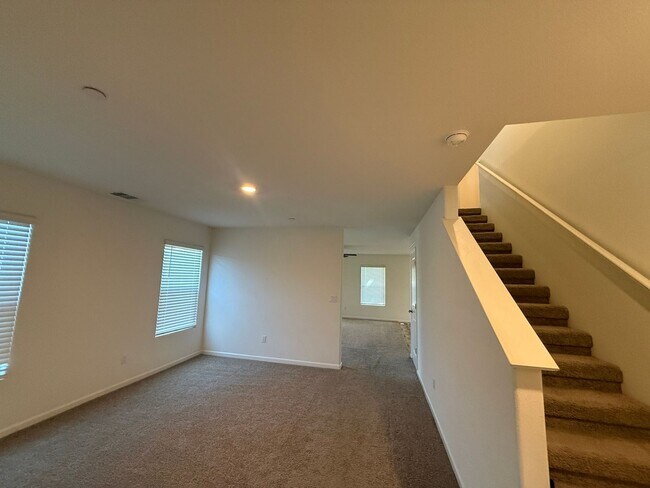 Building Photo - 5531 W Flint Way