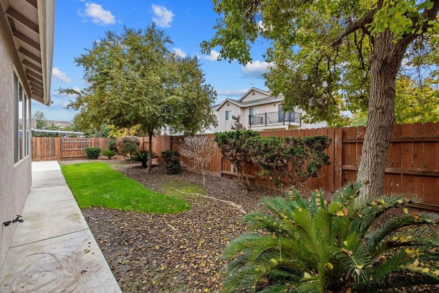 Building Photo - 3169 Brickfield Ave