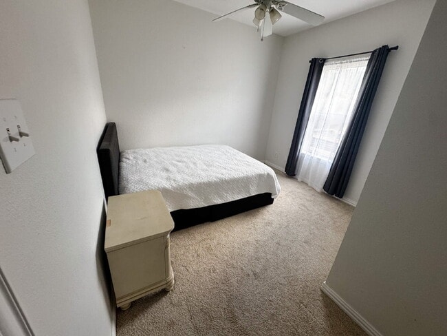 Building Photo - Beautiful Keene Home - 5 Bedroom, 2.5 Bath