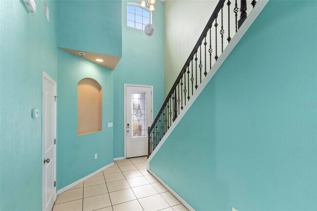 Building Photo - 625 Silverthorn Pl