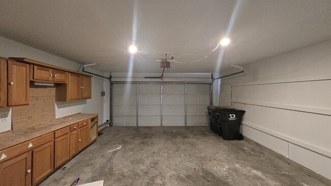 Building Photo - 7704 Earp Way