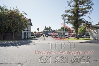 Building Photo - SW  gated community- condo 1bed-1.bath