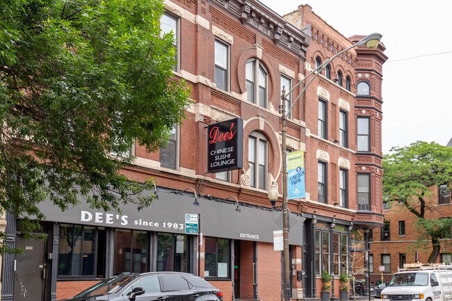 Building Photo - 957 W Armitage Ave