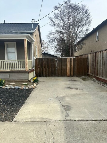 Building Photo - 426 N O St