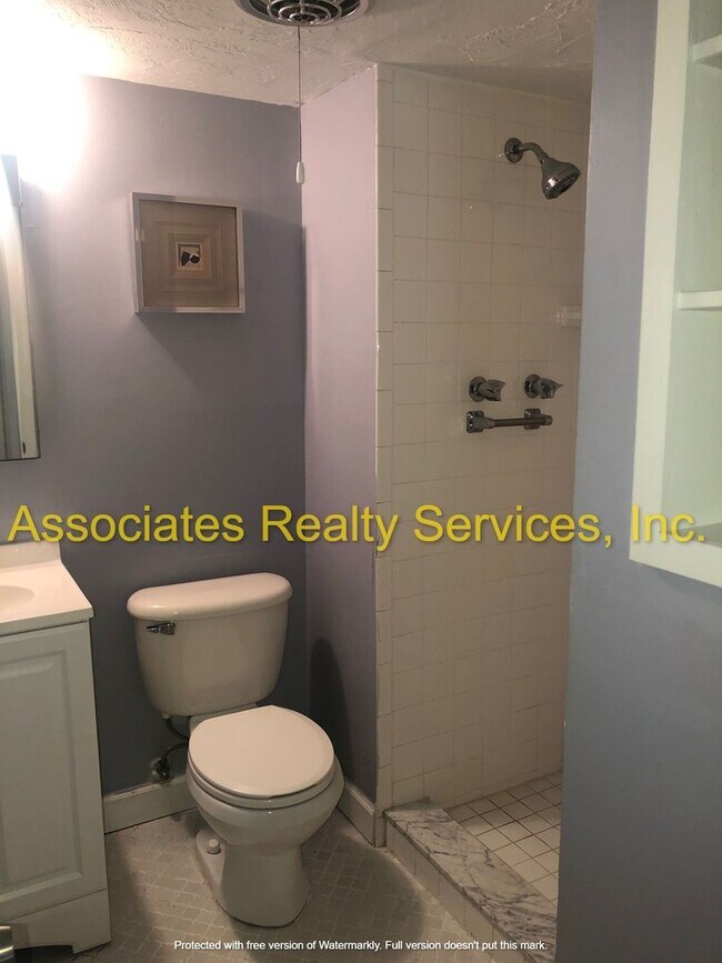 Building Photo - Cute 2Bed/2Bath in Concordia!