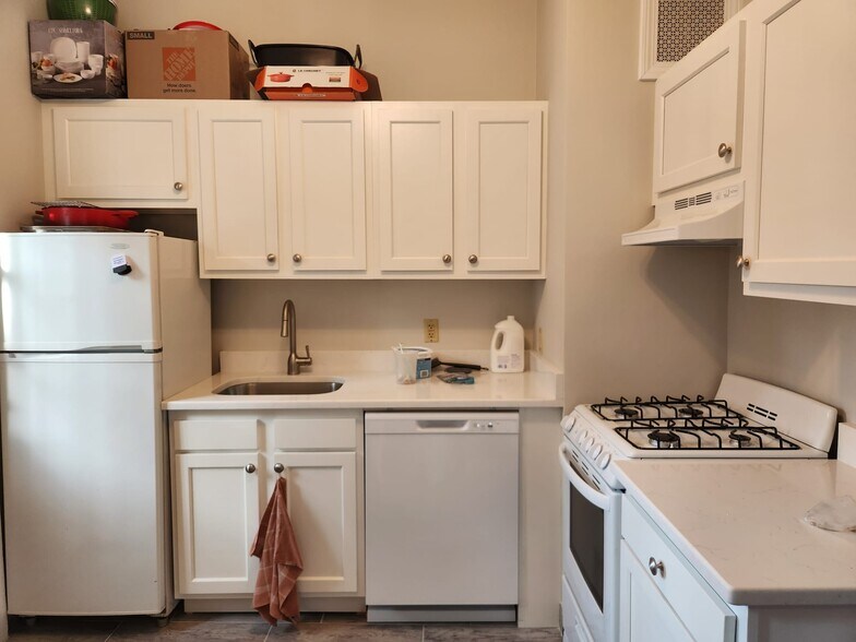 Building Photo - 12 Farrington Ave