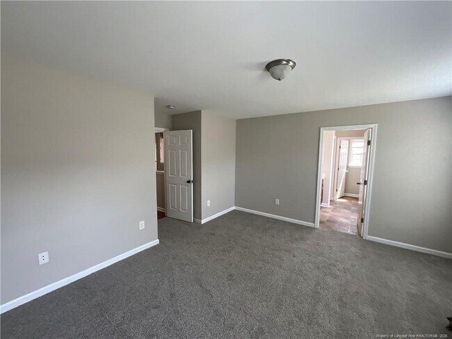 Building Photo - 52 Noble Ct