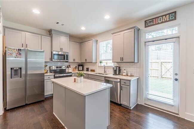 Building Photo - 5392 Brooklands Dr